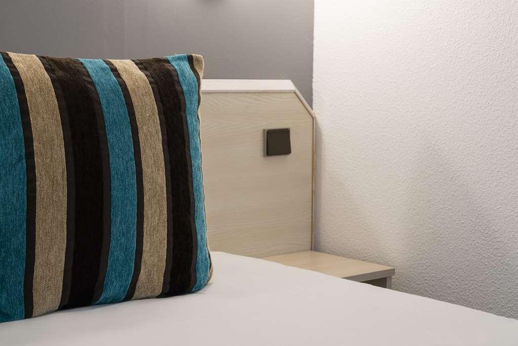 Sure Hotel By Best Western Biarritz Aeroport Anglet Room photo
